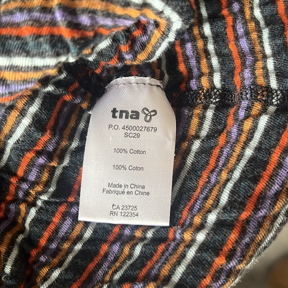 TNA textured v neck long sleeve light knit sweater - Picture 8 of 8